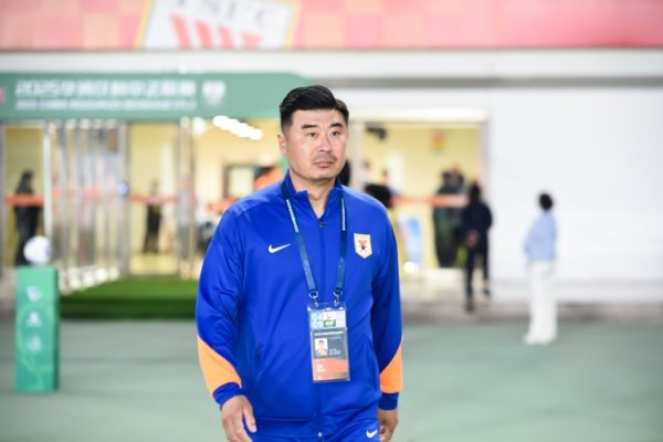 韩鹏:新援洛佩斯具备出场时刻 咱们和克雷桑有很好的交流