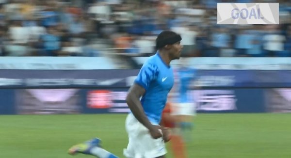 新鹏城2-0逾越梅州!加西亚射门被扑,韦斯利补射完成双响