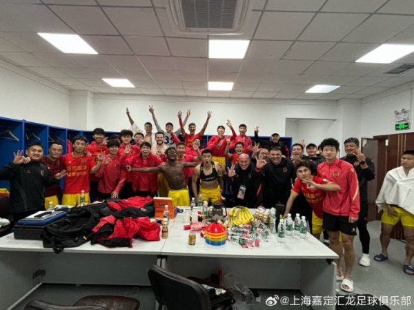 晚安！时隔八轮的奏凯合影，与所有这个词金石可镂的球迷们分享