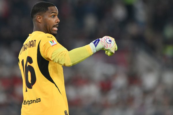 法尔克: 曼联和切尔西特意30岁米兰门将迈尼昂, 拜仁没打算签他