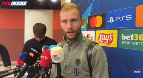 左右后卫互换位置！莱默尔：熟识安排时我也不懂，他说是策略原因