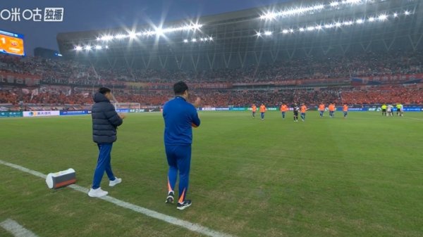 阻击争冠3队！韩鹏上任后3-1海港、6-0国安、3-3申花，仅1-2蓉城