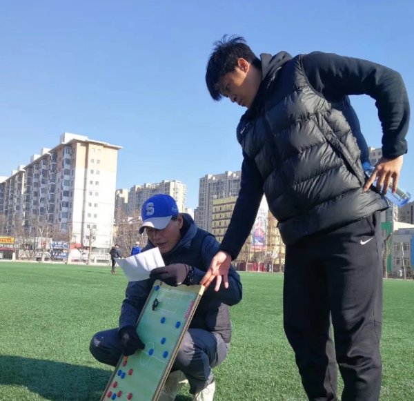 80后少帅对决！张耀坤率队打败周海滨，辽宁U18获全运会冠军