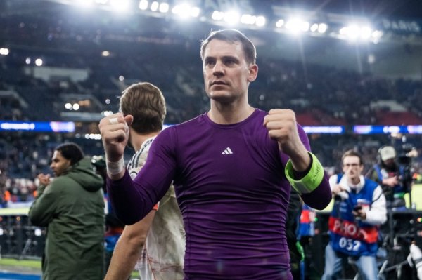 2100万不白拿！39岁诺伊尔8次扑救获最好 巴黎轰25脚预期进球2.01