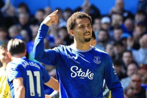 莫耶斯：咱们不盘算推算放走恩迪亚耶 欣慰格拉利什加盟以来的发达