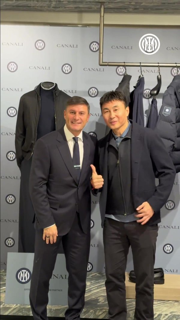 致意传承，亦致意敬爱🖤💙萨内蒂与李玮锋交换球衣