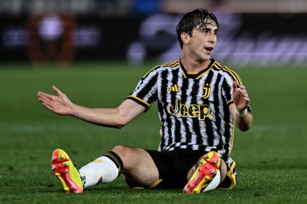 斯基拉：两家意甲俱乐部成心租赁米雷蒂，但尤文但愿留下球员