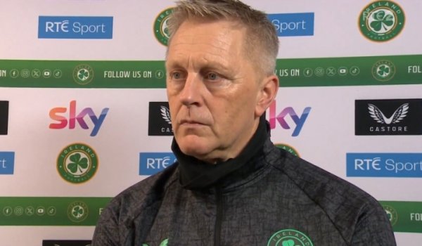 爱尔兰主帅：C罗说我给裁判施压，是他四肢导致红牌和我不紧迫