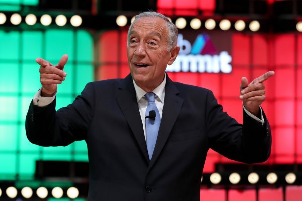 亲临督战！葡萄牙总统谈C罗缺阵：不会发表评述，天才有我方特性