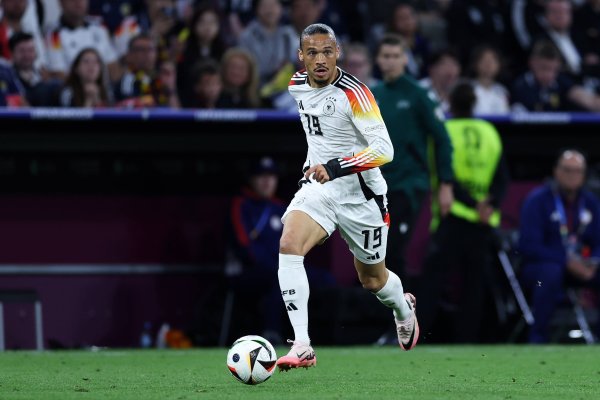 基米希：萨内的进展令东谈主印象深切，他不仅打进两球反抢也很积极