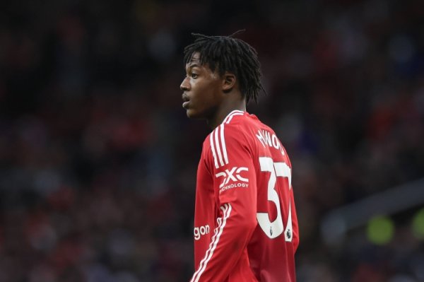 米体：梅努渴慕加盟那不勒斯，与前队友麦克托米奈和霍伊伦重聚