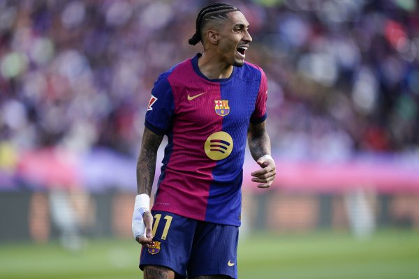 记者：拉菲尼亚抵达巴萨基地干与考研，明日国脚将讲求考研