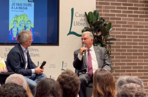 拉波尔塔：梅西值得巴萨最高的致意 已在接头在诺坎普为他立雕像