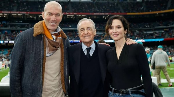 NFL西班牙首演！弗洛伦蒂诺、都达内赛前现身伯纳乌现场